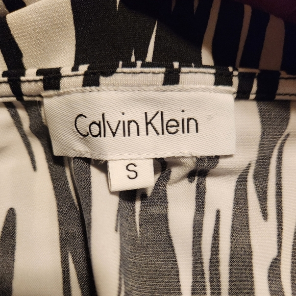 Calvin Klein Sleeveless Blouse - Picture 3 of 6